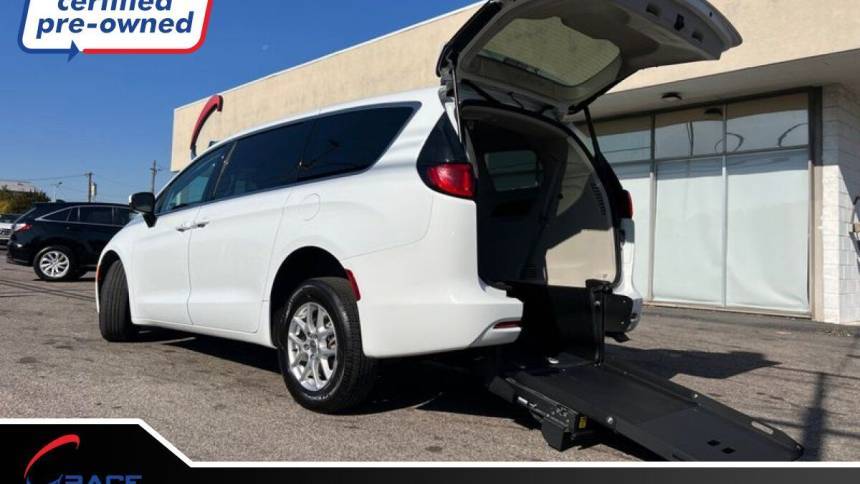 2022 Chrysler Voyager LX — Minivan — 32,358 mi — Morrisville, PA