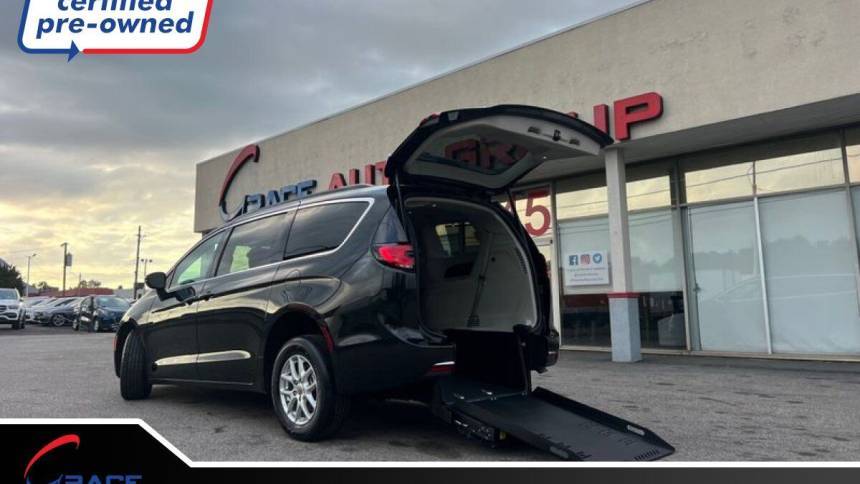 2022 Chrysler Pacifica Touring L — Minivan — 61,935 mi — Morrisville, PA
