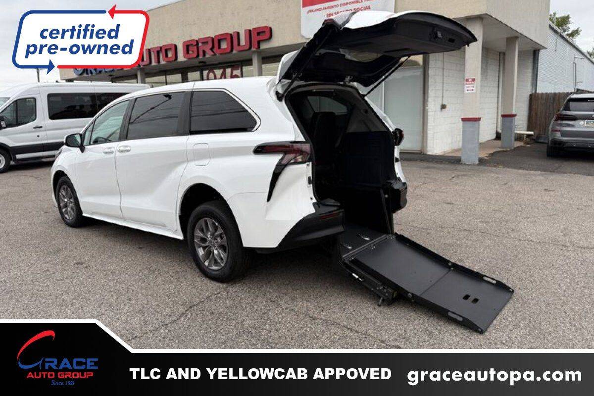 2023 Toyota Sienna LE — Minivan — 13,838 mi — Morrisville, PA