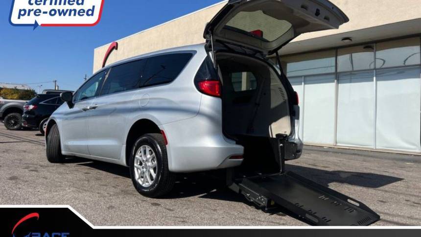 2023 Chrysler Voyager LX — Minivan — 21,435 mi — Morrisville, PA