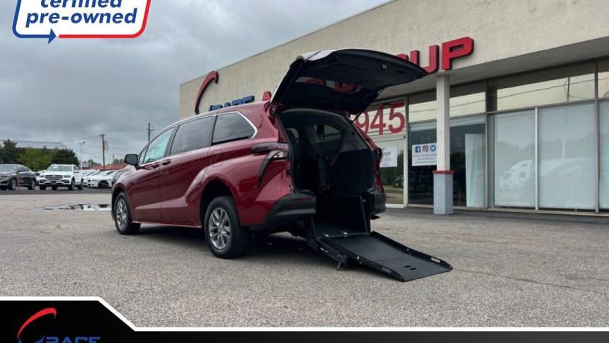 2023 Toyota Sienna LE — Minivan — 550 mi — Morrisville, PA