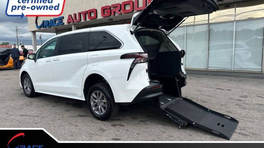2023 Toyota Sienna LE — Minivan — 15,287 mi — Morrisville, PA