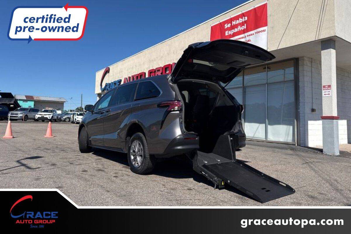 2021 Toyota Sienna LE — Minivan — 66,866 mi — Morrisville, PA