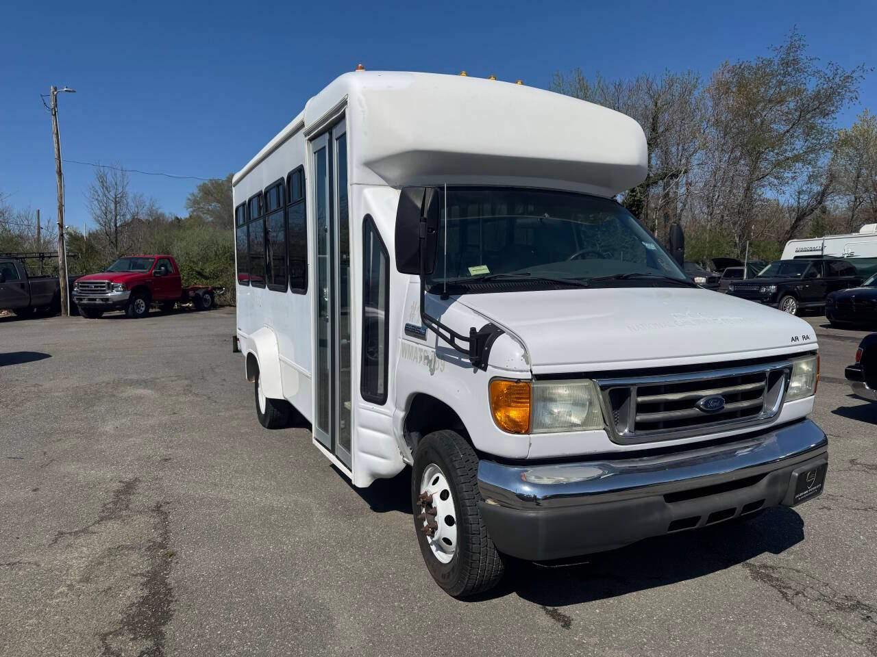 2006 Ford Econoline Commercial Cutaway E-350