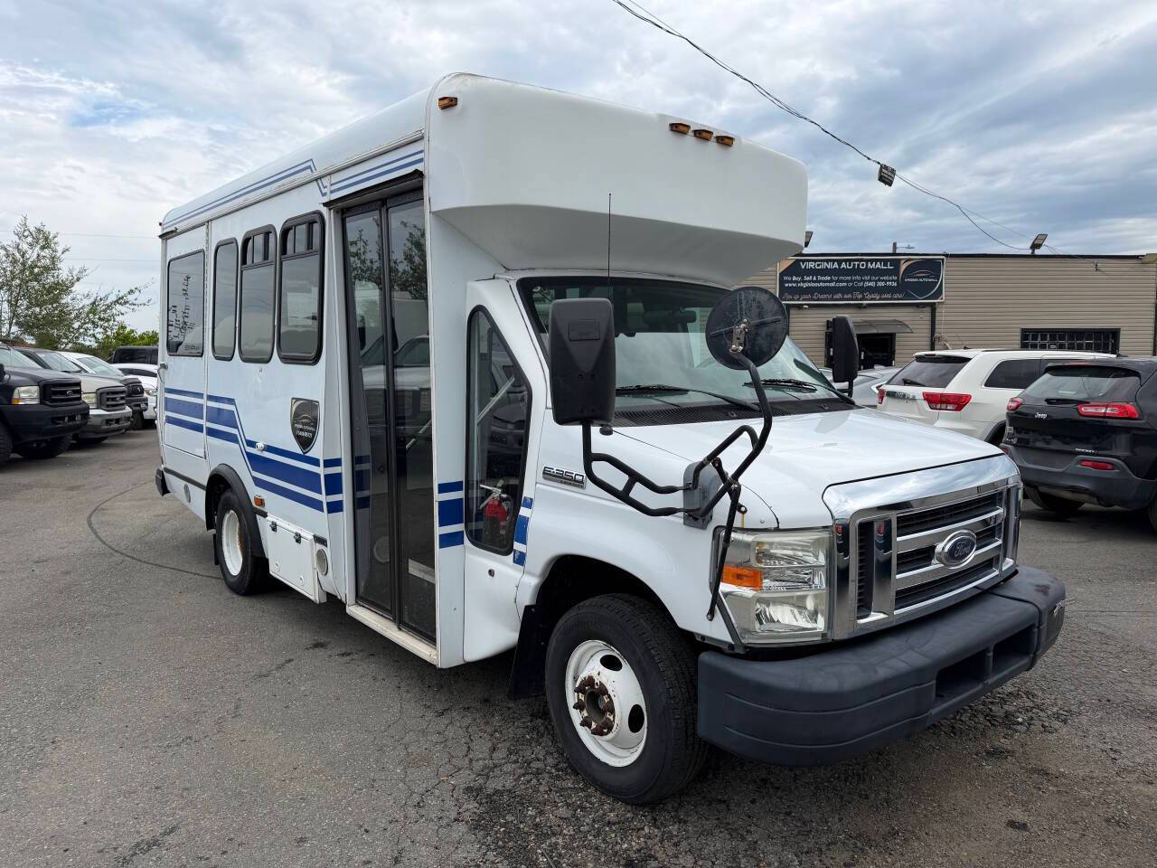 2009 Ford Econoline Commercial Cutaway E-350