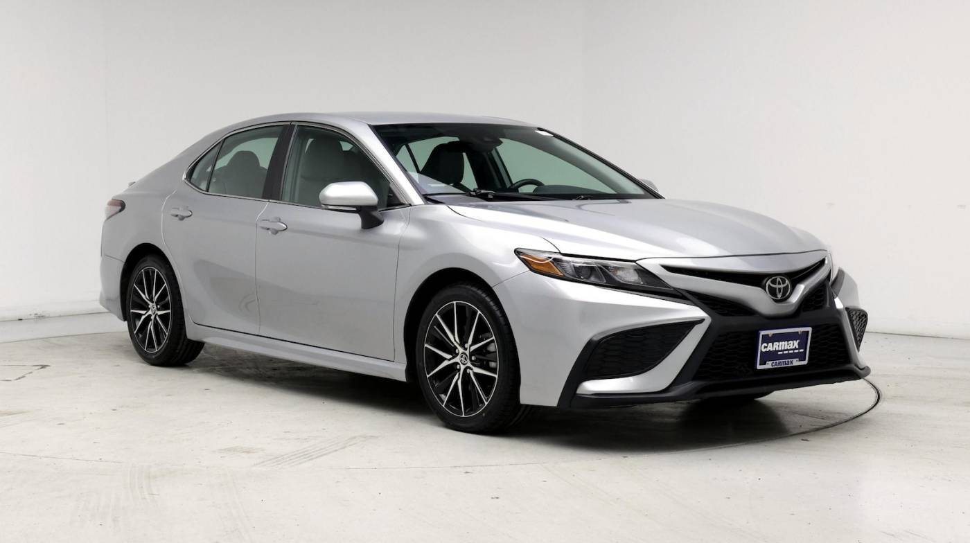 2023 Toyota Camry SE — Sedan — 27,568 mi — Renton, WA