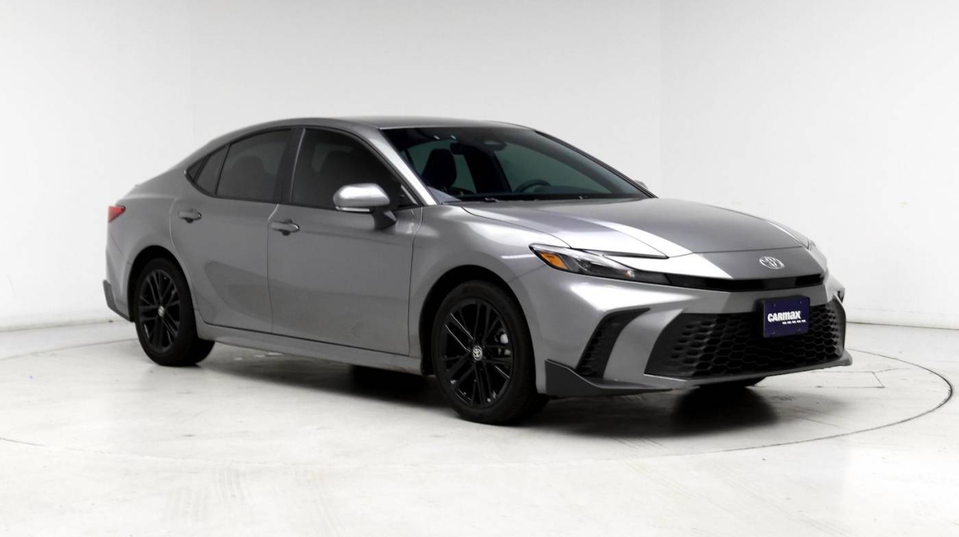 2025 Toyota Camry SE — Sedan — 14,975 mi — Renton, WA