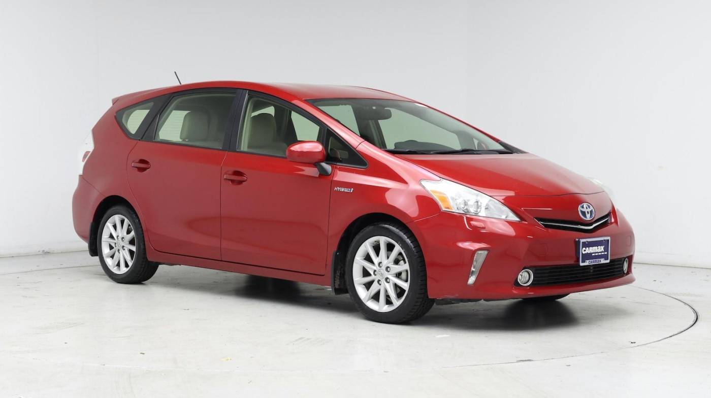 2014 Toyota Prius v Five