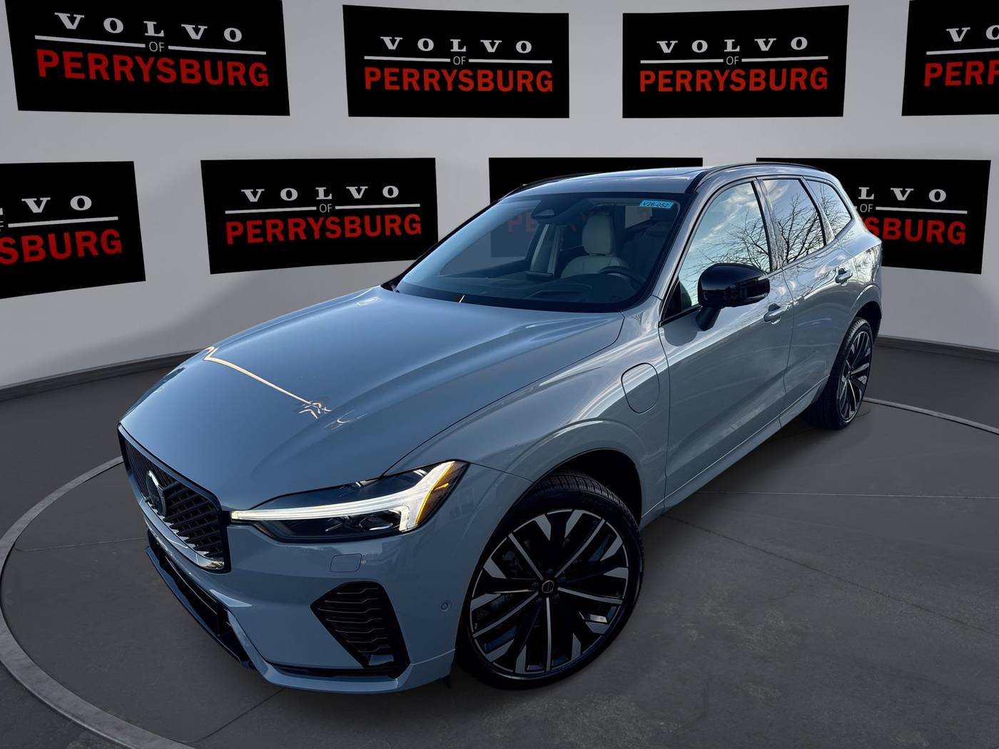 2026 Volvo XC60 T8 Ultra