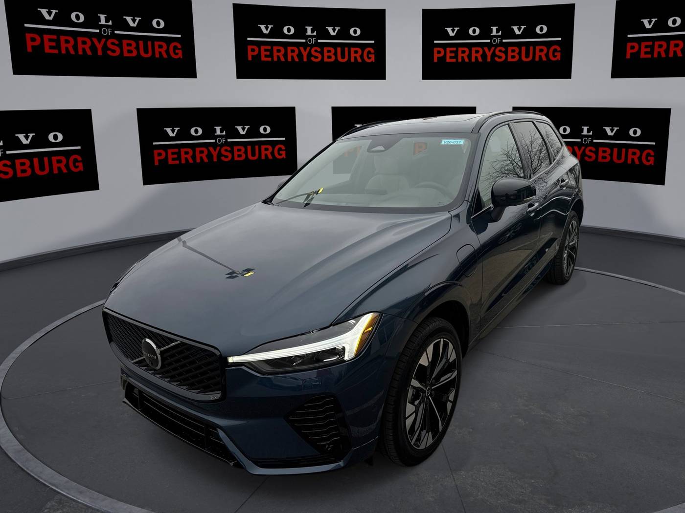 2026 Volvo XC60 T8 Plus