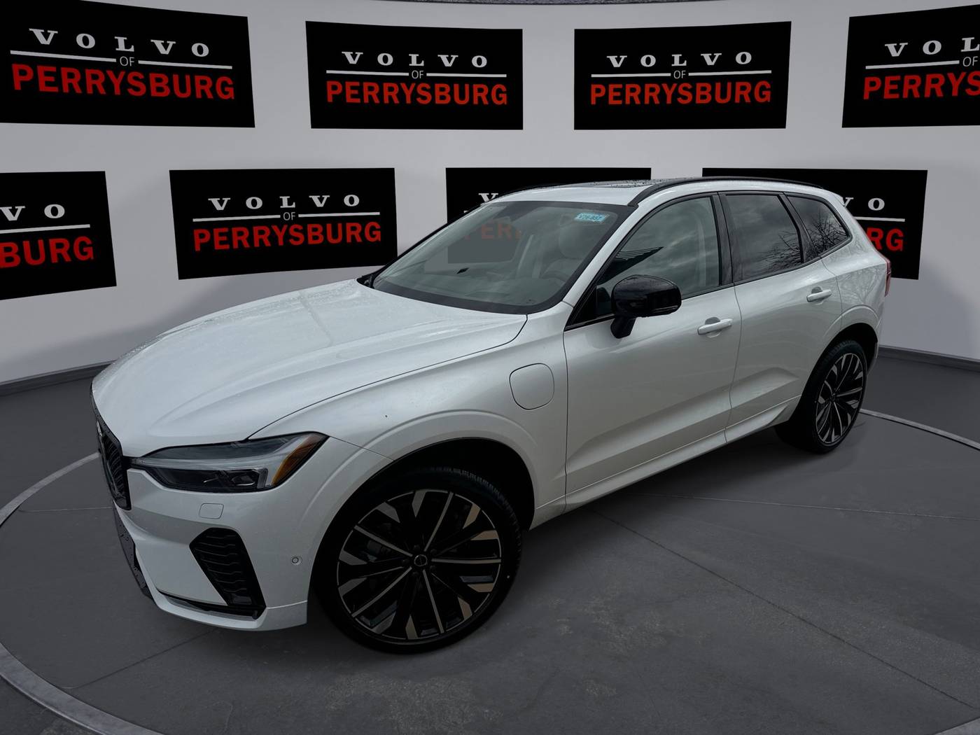 2026 Volvo XC60 T8 Ultra