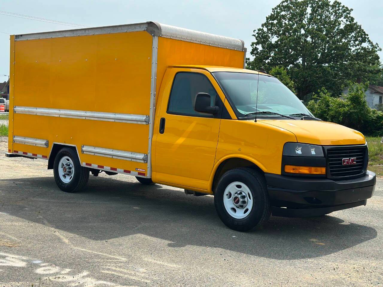 2018 GMC Savana Commercial Cutaway 3500 — Chassis Cab Truck — 131,009 mi — Spotsylvania, VA
