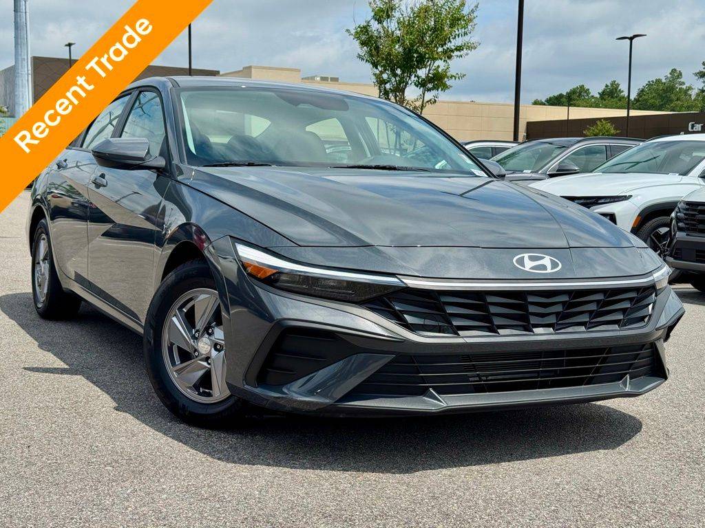 2025 Hyundai Elantra SE — Sedan — 1,838 mi — Columbia, SC