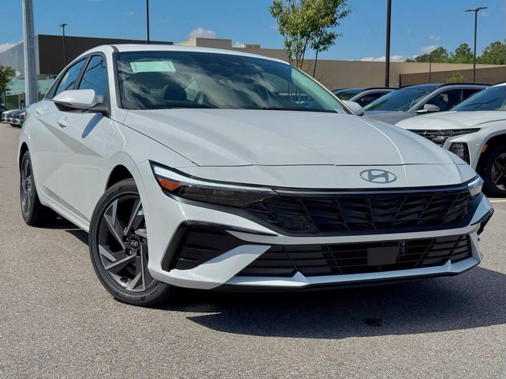 2025 Hyundai Elantra Hybrid Limited — Sedan — 11 mi — Columbia, SC
