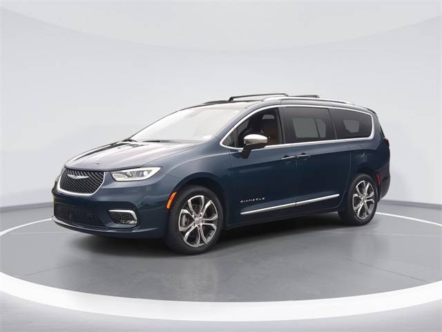2025 Chrysler Pacifica Pinnacle — Minivan — 3,153 mi — Hillsborough, NC