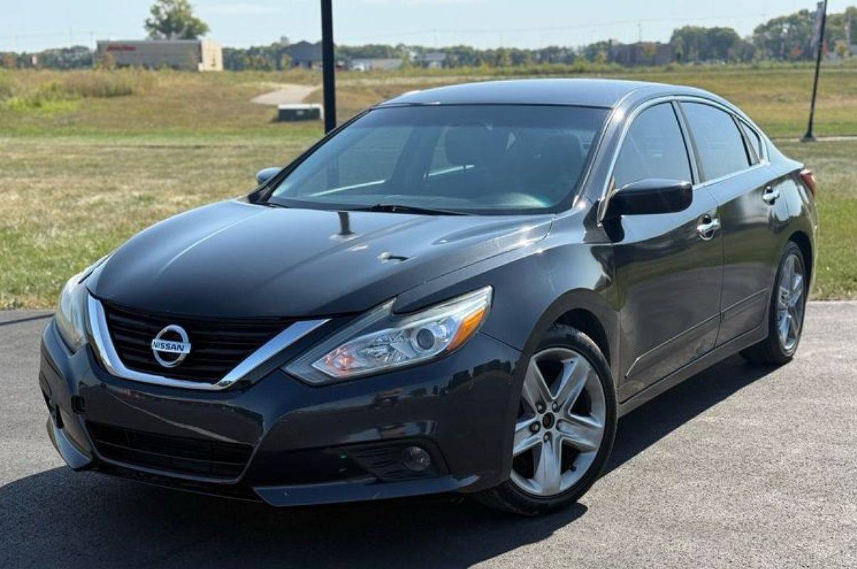2016 Nissan Altima 2.5 SV — Sedan — 96,290 mi — South Bloomfield, OH