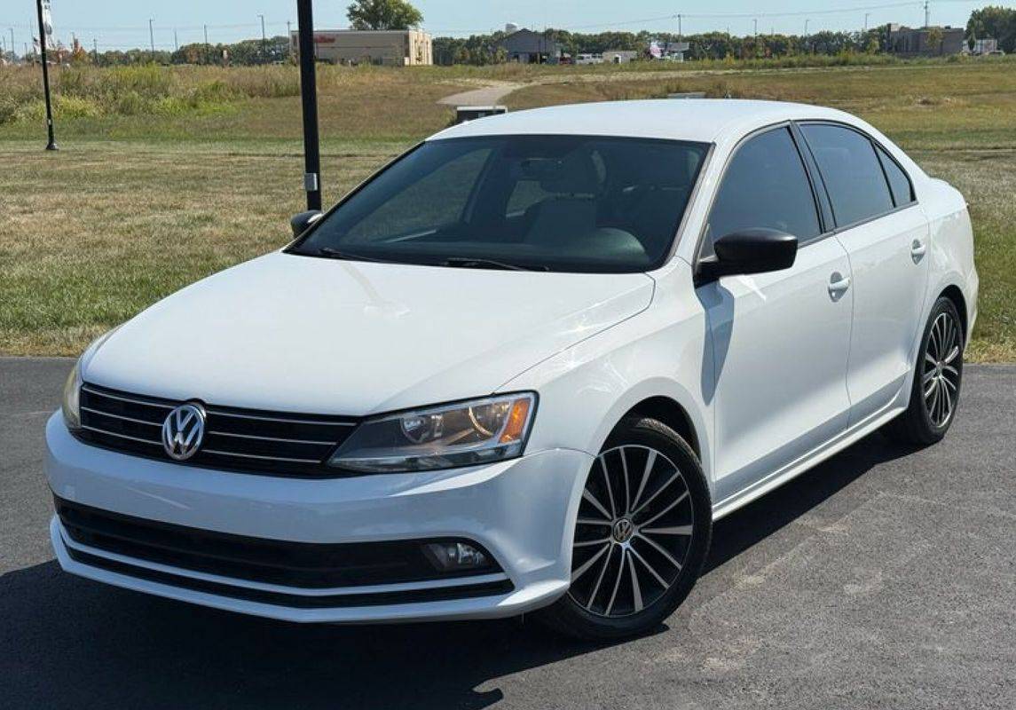 2016 Volkswagen Jetta 1.8T Sport — Sedan — 61,181 mi — South Bloomfield, OH