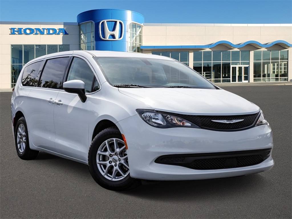 2022 Chrysler Voyager LX — Minivan — 68,121 mi — Downey, CA
