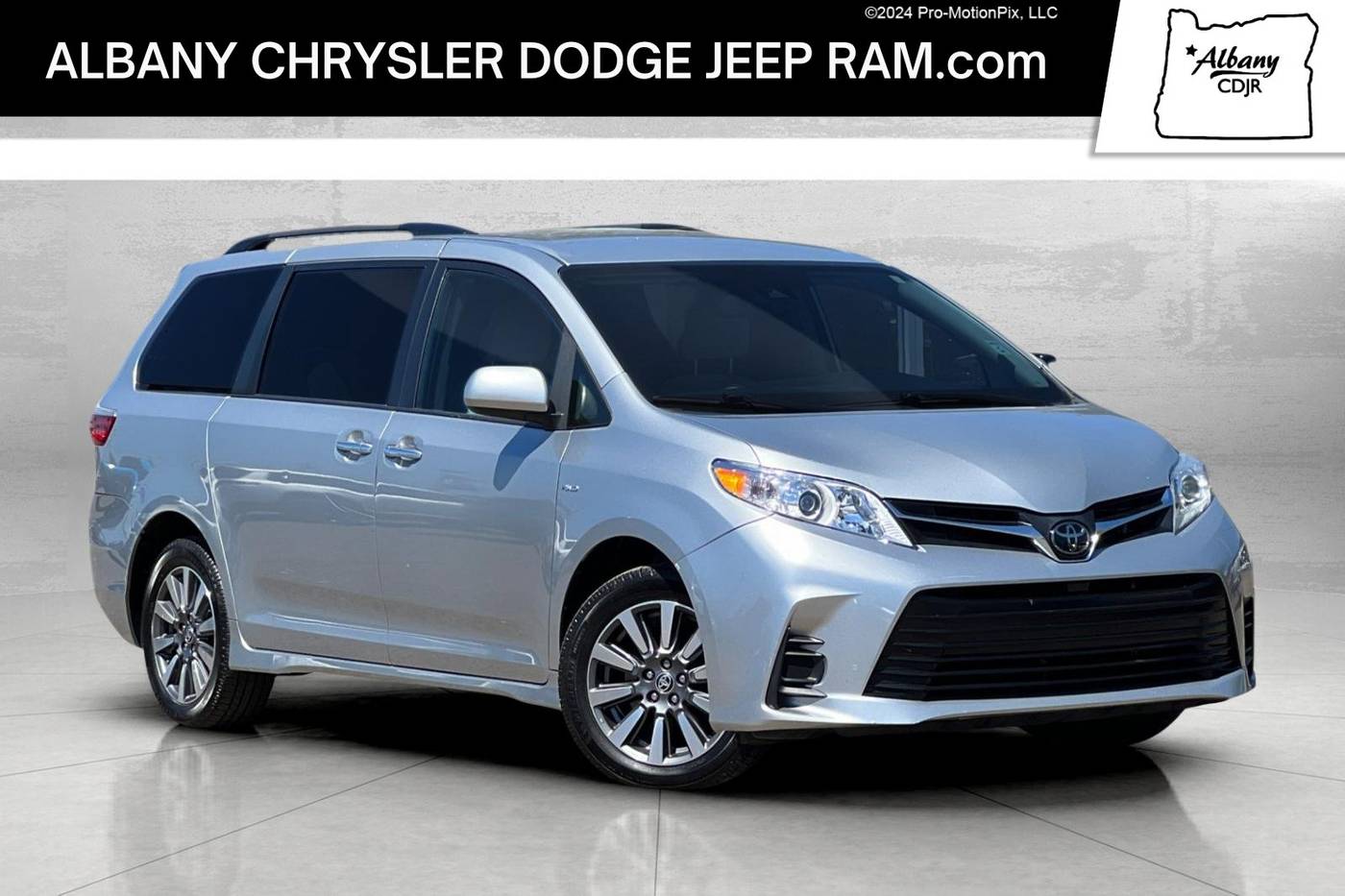 2020 Toyota Sienna LE — Minivan — 69,993 mi — Albany, OR