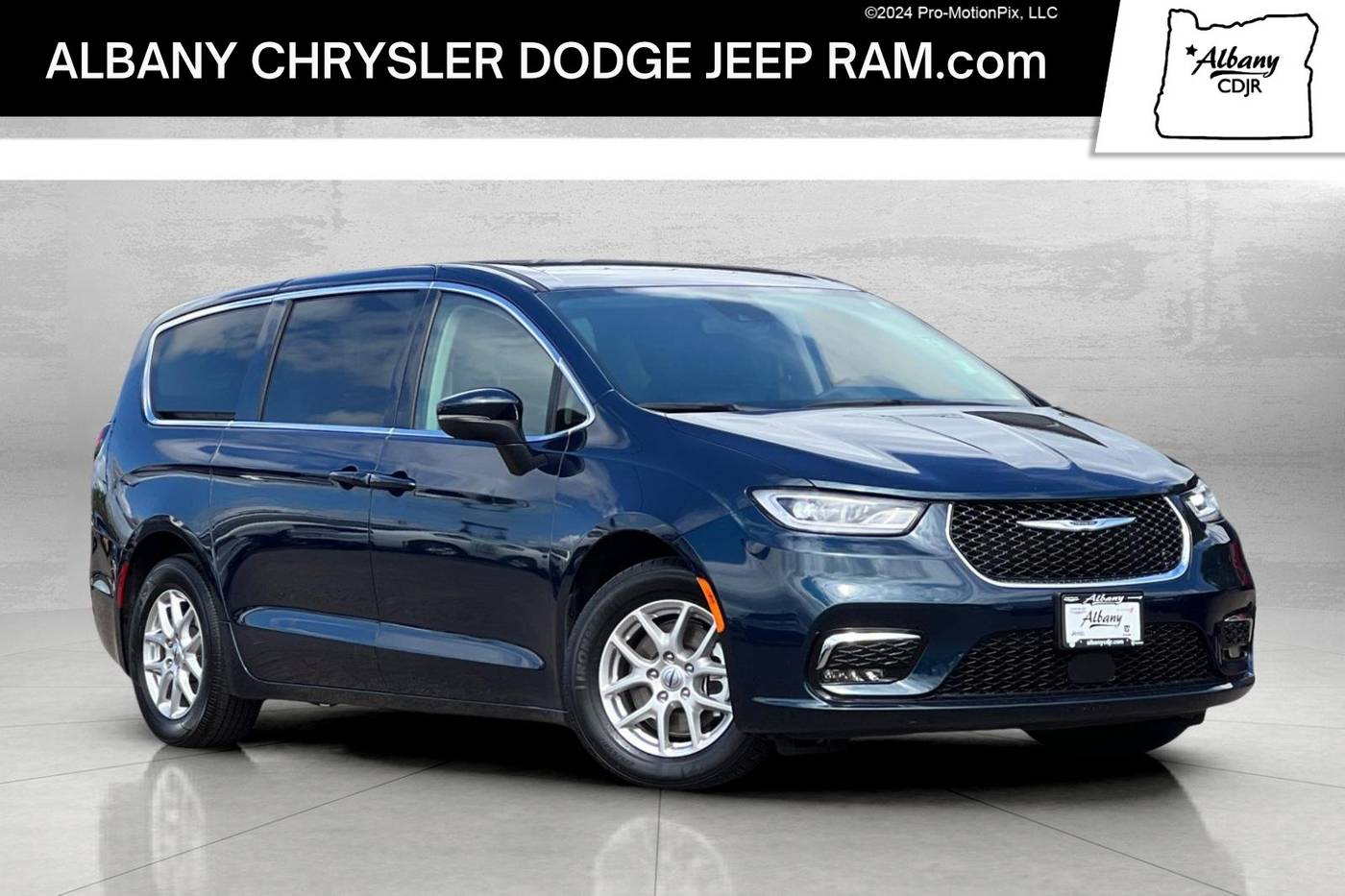 2023 Chrysler Pacifica Touring L — Minivan — 58,619 mi — Albany, OR