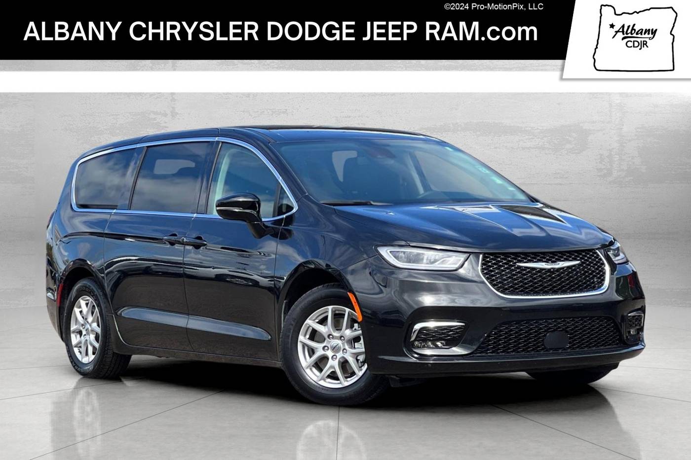 2024 Chrysler Pacifica Touring L — Minivan — 48,359 mi — Albany, OR