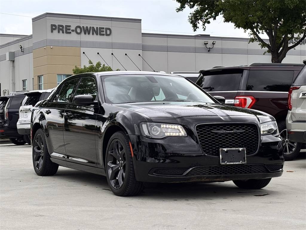 2023 Chrysler 300 Touring — Sedan — 11,504 mi — Arlington, TX