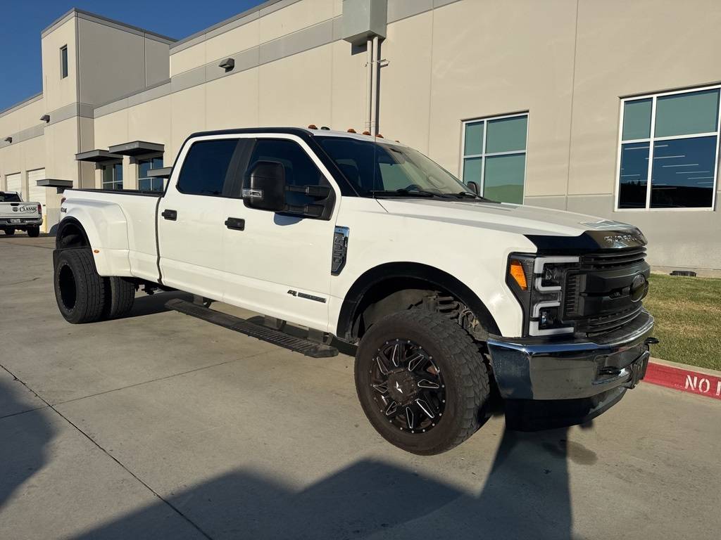 2017 Ford Super Duty F-350 XL — Pickup Truck — 189,000 mi — Arlington, TX