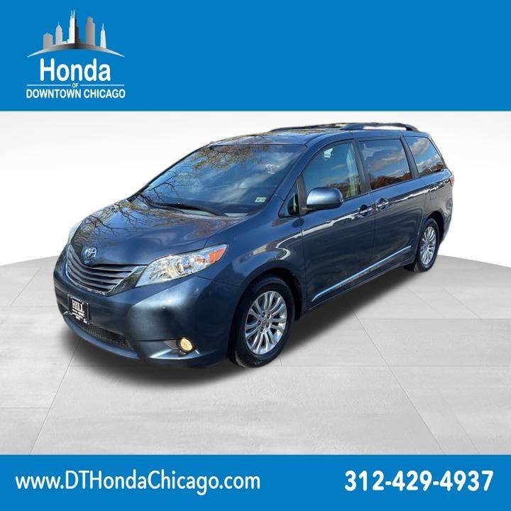 2015 Toyota Sienna XLE Premium — Minivan — 125,964 mi — Chicago, IL
