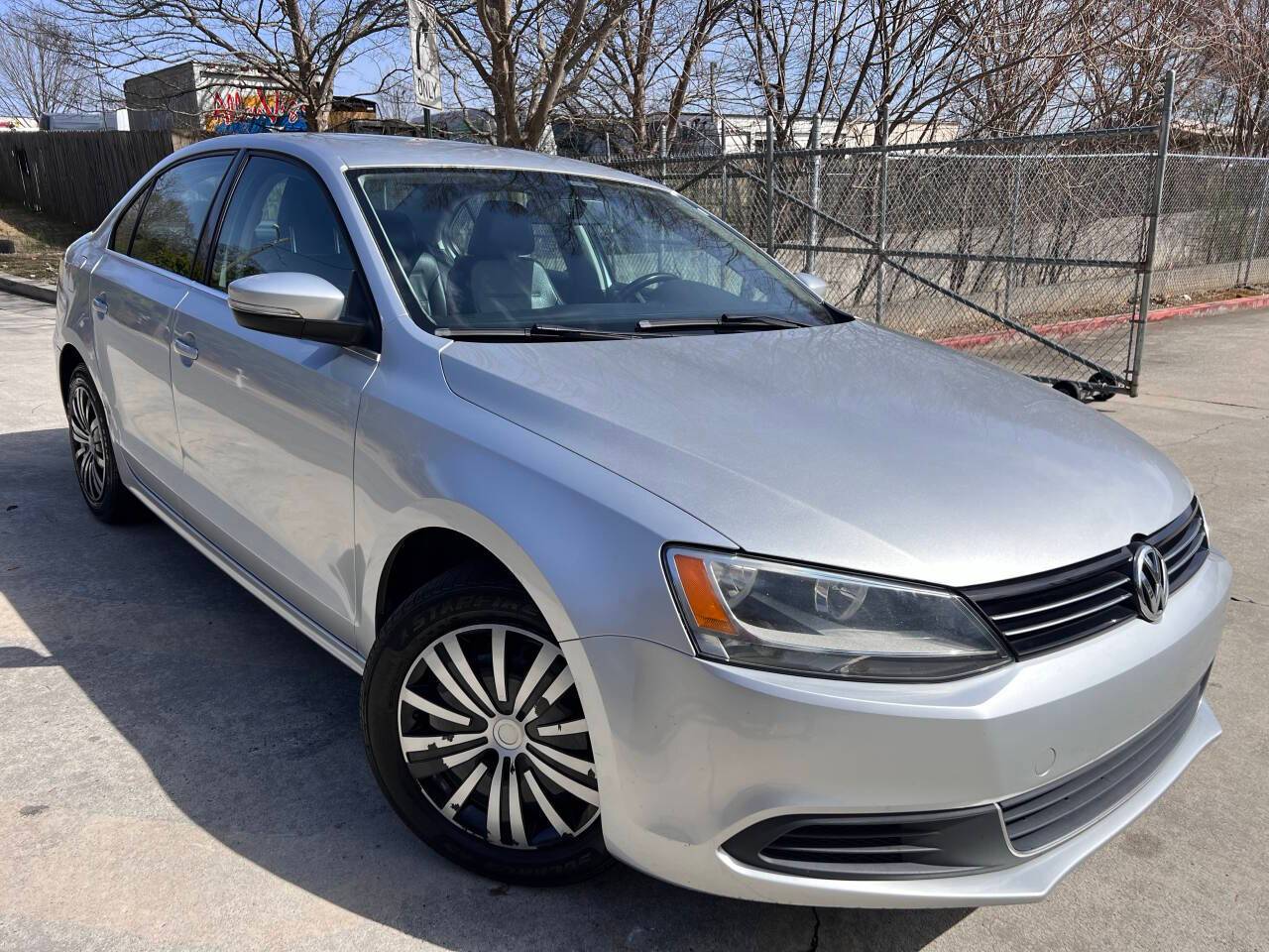 2013 Volkswagen Jetta SE — Sedan — 122,314 mi — Marietta, GA