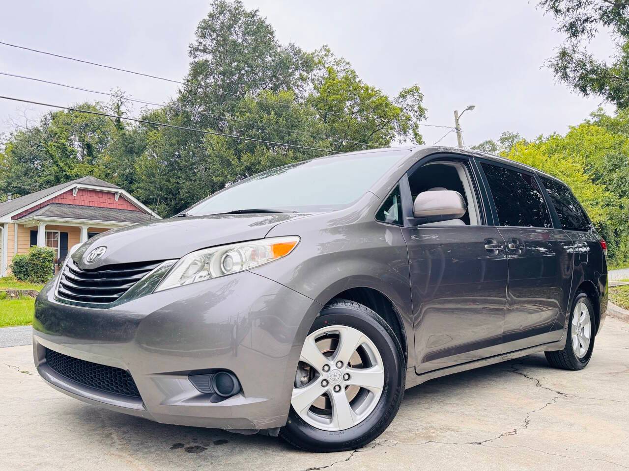 2013 Toyota Sienna LE — Minivan — 238,405 mi — Marietta, GA