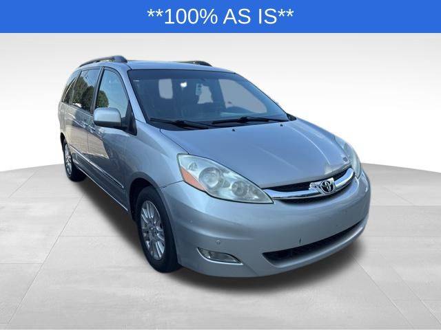 2010 Toyota Sienna XLE — Minivan — 203,717 mi — Fishers, IN