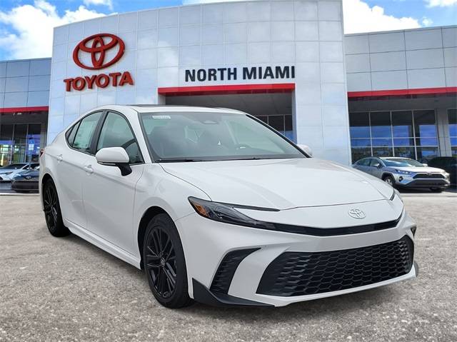 2025 Toyota Camry SE — Sedan — 9 mi — Miami, FL