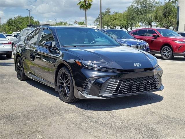 2025 Toyota Camry Hybrid SE — Sedan — 11 mi — Miami, FL