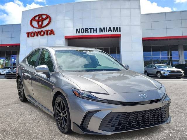 2025 Toyota Camry Hybrid SE — Sedan — 10,333 mi — Miami, FL