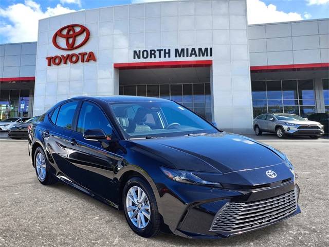 2025 Toyota Camry Hybrid LE — Sedan — 32,877 mi — Miami, FL
