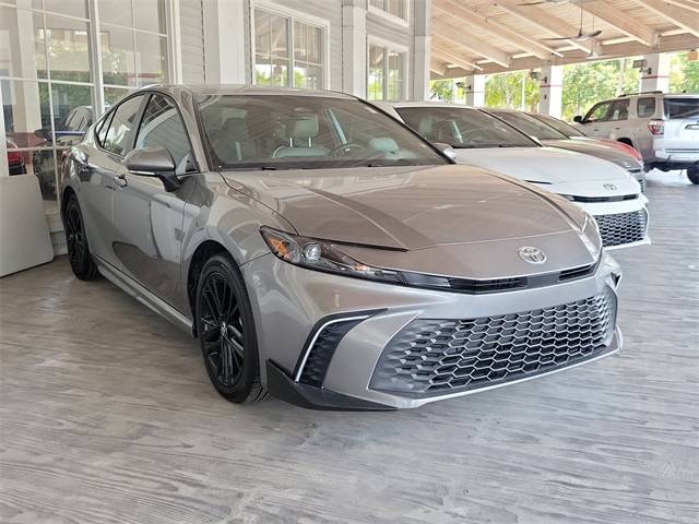 2025 Toyota Camry LE — Sedan — 9 mi — Miami, FL