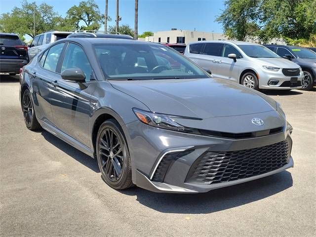 2025 Toyota Camry SE — Sedan — 29 mi — Miami, FL