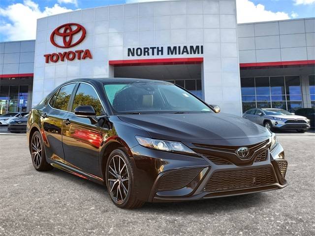 2024 Toyota Camry SE — Sedan — 15,068 mi — Miami, FL