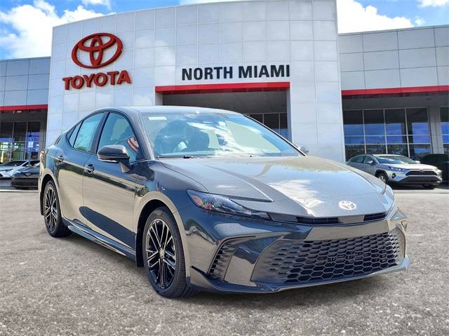 2025 Toyota Camry Hybrid SE — Sedan — 9 mi — Miami, FL