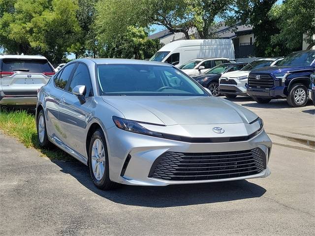 2025 Toyota Camry LE — Sedan — 4,866 mi — Miami, FL