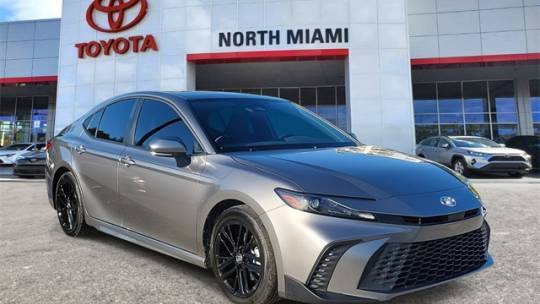 2025 Toyota Camry SE — Sedan — 5 mi — Miami, FL
