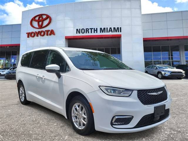 2023 Chrysler Pacifica Touring L — Minivan — 65,571 mi — Miami, FL