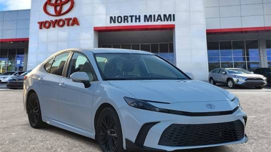 2025 Toyota Camry SE — Sedan — 4,901 mi — Miami, FL