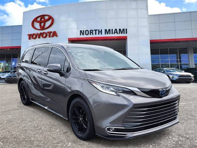 2022 Toyota Sienna Limited — Minivan — 58,173 mi — Miami, FL