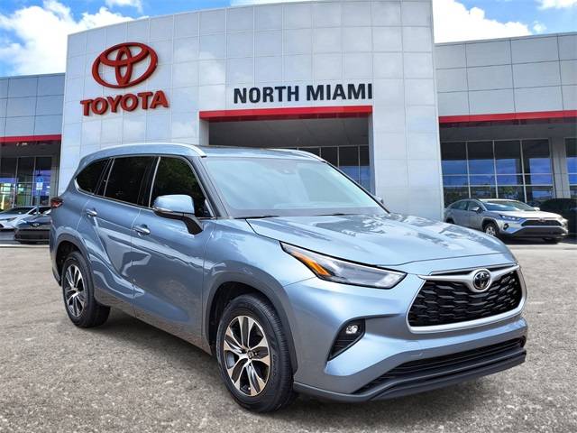 2022 Toyota Highlander XLE — SUV — 23,371 mi — Miami, FL