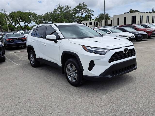 2024 Toyota RAV4 XLE — SUV — 8,827 mi — Miami, FL