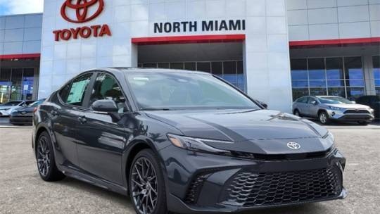 2025 Toyota Camry Hybrid XSE — Sedan — 5,712 mi — Miami, FL