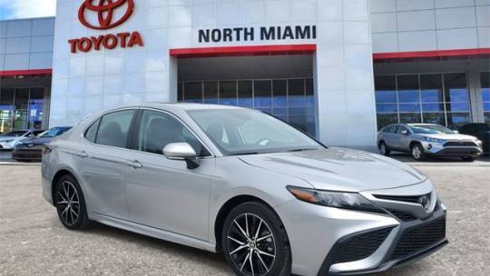2024 Toyota Camry SE — Sedan — 5,328 mi — Miami, FL
