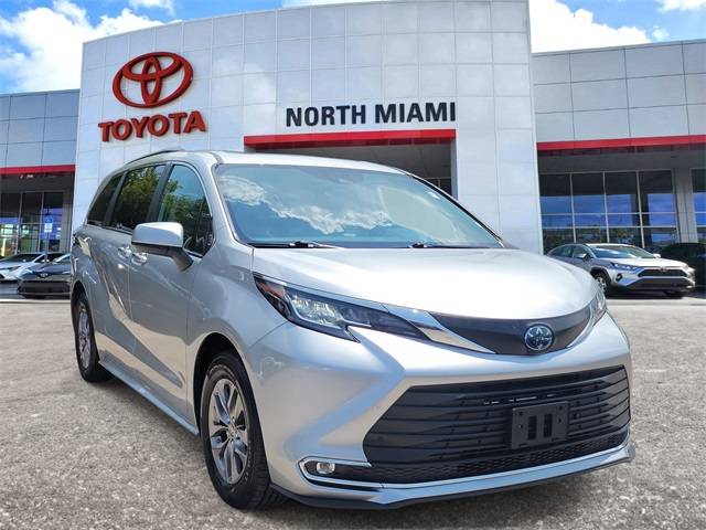 2023 Toyota Sienna XLE — Minivan — 58,891 mi — Miami, FL