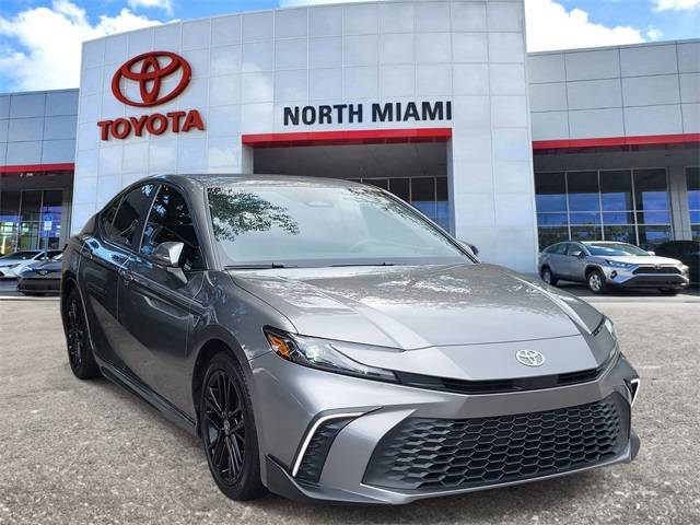 2025 Toyota Camry Hybrid SE — Sedan — 40,629 mi — Miami, FL